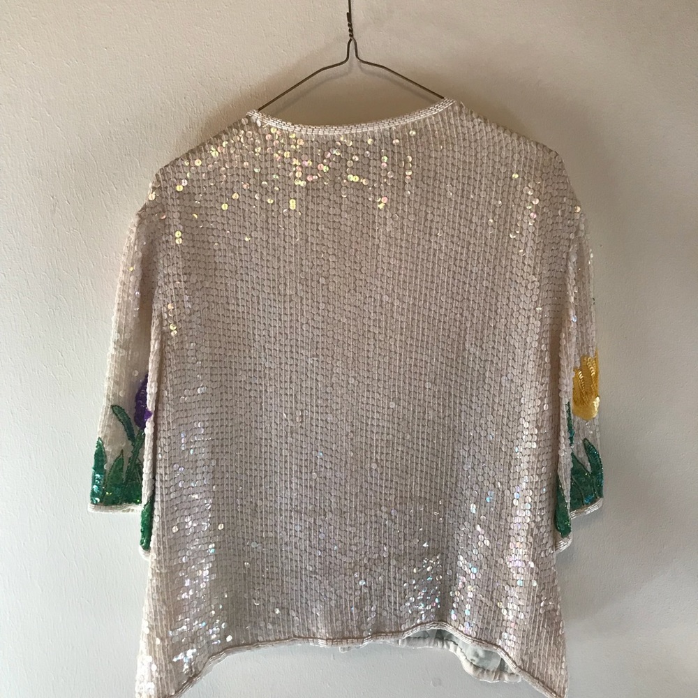 Sequined Cape With Tulip Pattern - image 4